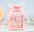 Rosa lasergeschnittene Hochzeit-Süßigkeitenbox mit floralem Muster und Chiffonband - Rosa