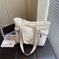Bolso tote acolchado minimalista en blanco crema con patrón de rombos y cremallera - Blanco Roto
