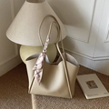 Grande borsa tote color albicocca con trama litchi e foulard in seta decorativo - Cachi