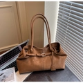 Sac fourre-tout en cuir mat marron avec longues anses et boucle métallique - Marron
