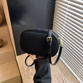 Elegante borsa a tracolla in pelle scamosciata nera con finiture in pelle e oro - Nero