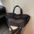 Grand sac cabas noir avec poche à carreaux gris et bandoulière réglable pratique - Noir