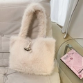 Bolso tote de piel sintética en blanco crema con correa gruesa y cierre de palanca - Beige
