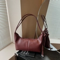 Sac sous l'aisselle bordeaux minimaliste en forme de croissant avec sangle nouée - Bordeaux