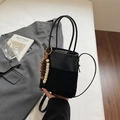 Sac seau en daim et cuir mat noir avec pampille en perles de bois et double bandoulière - Noir (Avec Pendentif en Perles de Bois)