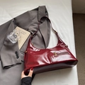 Sac bandoulière carré minimaliste en cuir verni bordeaux avec des finitions dorées chic - Rouge Vin Sans Pendentif