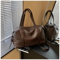 Grande borsa tote in ecopelle marrone scuro testurizzata con tracolla regolabile elegante - Marrone