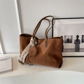 Borsa tote marrone grande capacità con motivo a rombi e tracolla in tessuto alla moda - Marrone