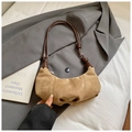 Sac bandoulière en daim marron avec détails de nœuds et design plissé minimaliste - Kaki (Sans Pendentif)