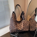 Bolso tote vintage de leopardo con estuche a juego y correa de hombro elegante - Estampado de Leopardo Correa Negra