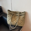 Grand sac cabas matelassé vert olive avec motif à losanges pour les trajets quotidiens - Vert