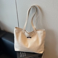 Borsa tote in tela beige con motivo a cane ricamato e tracolla coordinata - Cachi