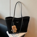 Bolso tote negro con estampado de leopardo, colgante de osito y correas de hombro - Negro (Con Colgante)