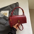 Retro deep red handbag with glossy texture, golden twist lock and knotted handle - Standard Type / Burgundy