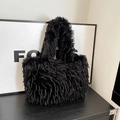 Sac fourre-tout chic en peluche noire avec fausse fourrure douce et larges anses pour l'automne - Noir