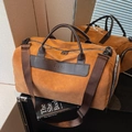 Borsa da viaggio capiente color cammello con tracolla e scomparto separato per le scarpe - Marrone