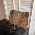 Bolso tote marrón de ante acolchado con cadena dorada y cierre de hebilla giratoria - Marrón