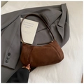 Borsa sottobraccio retrò in pelle scamosciata marrone con cuciture decorative - Marrone senza ciondoli