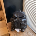 Mochila vintage de cuero PU gris oscuro con costuras en contraste y bolsillos - Negro