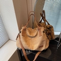 Bolso tote grande de cuero sintético marrón con asas y correa ajustable para hombro - Caqui