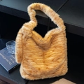 Borsa a spalla in peluche a righe tigrate arancioni con morbida trama in finta pelliccia - Giallo a Strisce