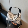 Bolso tote retro blanco con cuadros negros y cierre de hebilla metálica plata - Negro