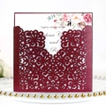 Élégante invitation de mariage découpée au laser bordeaux avec motifs floraux sur papier nacré - Rouge foncé