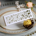 Elegante scatola per caramelle a farfalla tagliata al laser bianca con fodera dorata - Bianco