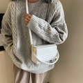 Piccola borsa a scatola bianca minimalista con fibbia magnetica dorata e manico a mano - Bianco