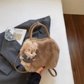 Braune Plüsch-Umhängetasche mit Teddybär-Anhänger und feinen Ledergriffen - Mit Anhänger / Dunkelbeige