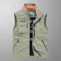 Gilet tattico da uomo all'aperto con multitasche, tessuto antivento e fodera in pile caldo - M / Cachi