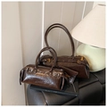 Sacs boston rétro en cuir brillant marron foncé avec ceinture en deux tailles - Grand / Marron