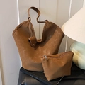 Ensemble sac sous le bras en faux daim marron avec pochette assortie et coutures fines - Marron