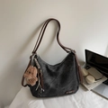 Grande borsa tote vintage grigio scuro con manici marroni e ciondolo a orsetto - Nero con ciondolo