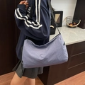 Bolso hobo minimalista de nailon morado con correa ajustable de lona negra - Azul