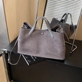 Borsa tote scamosciata grigio scuro opaco con manici sottili e tracolla regolabile - Grigio