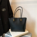 Grande borsa tote nera intrecciata con spalline sottili e dettagli in metallo dorato - Senza Ciondolo / Nero