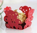 Scatola di caramelle orso rosso tagliata al laser per cioccolatini con design traforato - Rosso Perlato