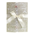 Detaillierte lasergewebe Goldglitzer Einladung mit Blumenmuster und cremefarbener Schleife - Hellgold Glitzer
