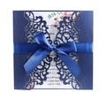 Invito matrimonio blu marino intagliato al laser con nastro e carta perlata floreale - Blu Magico