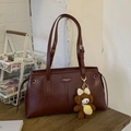 Minimalist burgundy large tote bag in smooth PU leather with a cute bear charm - Red with Pendant