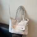 Bolso tote acolchado gris claro con bolsillo delantero grande y asas dobles - Blanco Roto