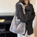 Plush faux fur underarm bag in grey with wide shoulder strap for winter fashion - Gray