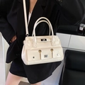 Borsa a mano color crema con chiusure a scatto argentate e tracolla staccabile - Bianco