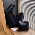 Set due pezzi composto da borsa tote in pelle nera opaca e pochette con chiusura dorata - Nero