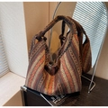Borsa tote etnica in tessuto con motivi geometrici colorati e dettaglio manico a nodo - Marrone