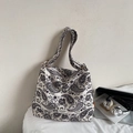 Große Canvas-Einkaufstasche mit Paisleymuster in Off-White und verstellbarem Schultergurt - Ohne Anhänger / Weiß