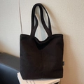 Borsa tote minimalista in velluto a coste nero con etichetta laterale e doppie spalline - Nero