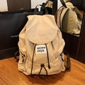 Beiger leichter Nylonrucksack mit Kordelzugverschluss und Klappdeckel für Damen - Khaki