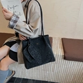 Grand sac cabas noir en cuir synthétique avec pochette assortie pour femme élégante - Noir